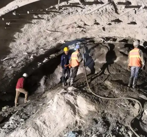 五通桥拱顶带模注浆料的施工流程及注意事项